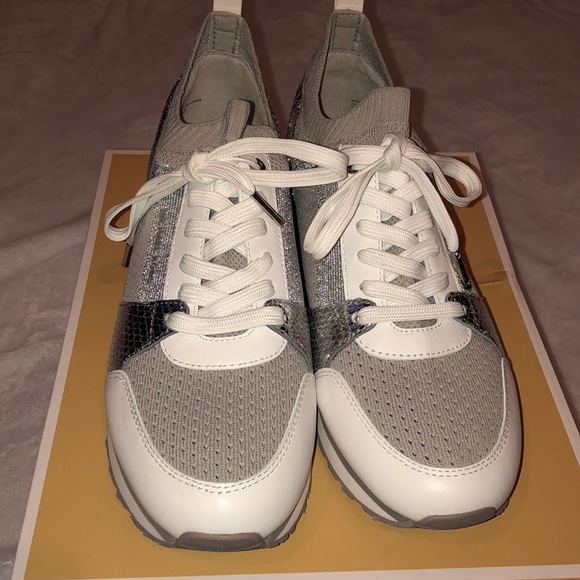 MICHAEL Michael Kors Shoes - Michael Kors Billie Knit Trainer NWT